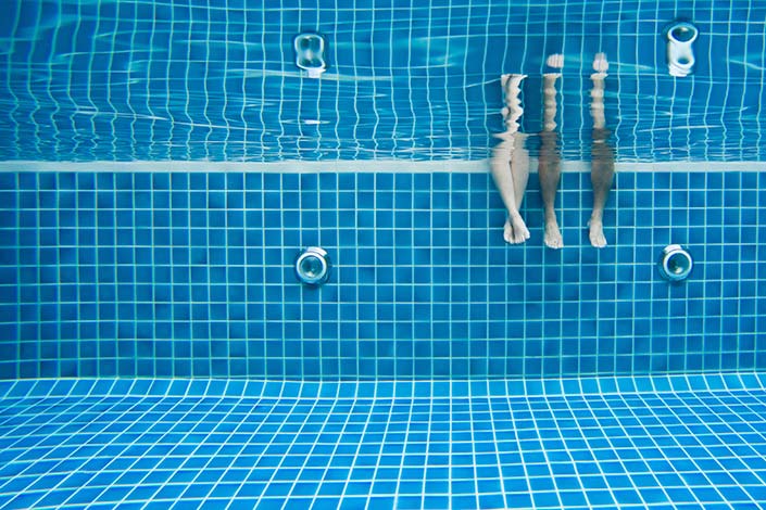 Cómo funciona el sistema de llenado y vaciado de una piscina
